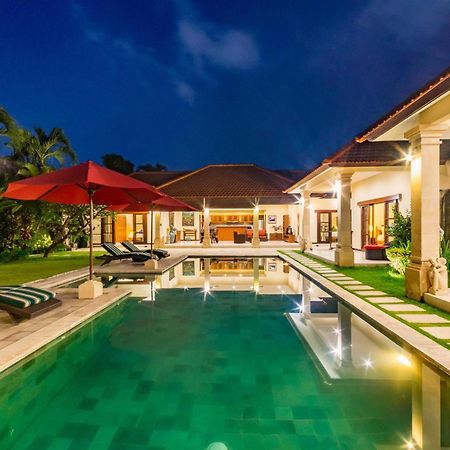 Villa Bugis Drupadi Seminyak Quarto foto